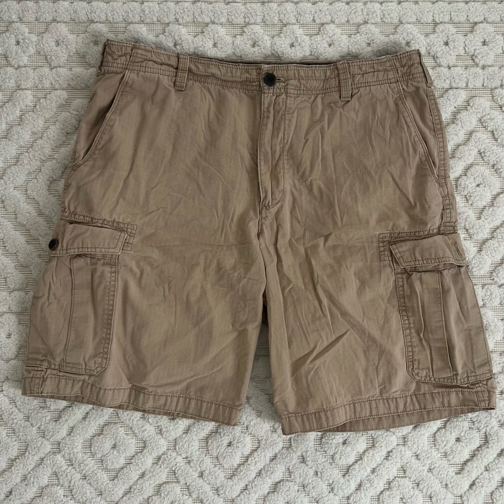 Izod Saltwater Dark Khaki Cargo Shorts Size 36
